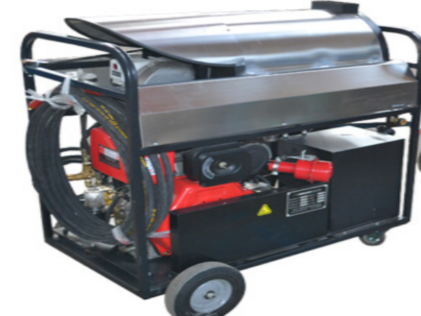 Cold water high pressure cleaner for industrial and commercial environments